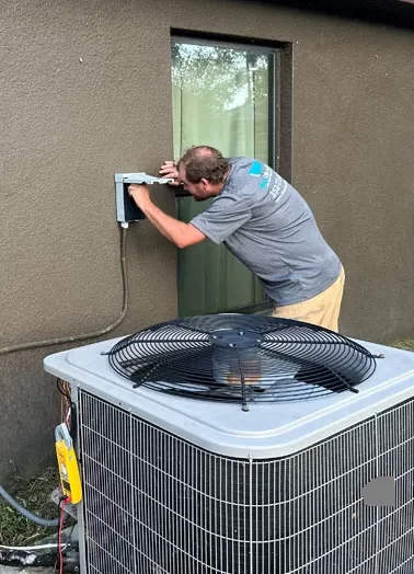 pulling-breaker-for-outside-air-conditioning-unit-in-hernando-county-fl (1)
